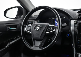 Подержанный автомобиль Toyota Camry Sedan 2017 года (14 фото)