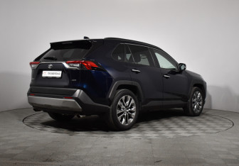 Подержанный автомобиль Toyota RAV4 2019 года (5 фото)