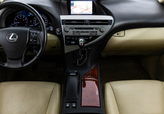 Подержанный автомобиль Lexus RX 2011 года (16 фото)