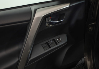 Подержанный автомобиль Toyota RAV4 2019 года (22 фото)
