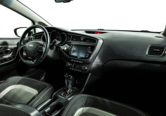 Подержанный автомобиль Kia Ceed Hatchback 2017 года (9 фото)