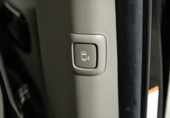 Подержанный автомобиль Kia Carnival 2019 года (21 фото)