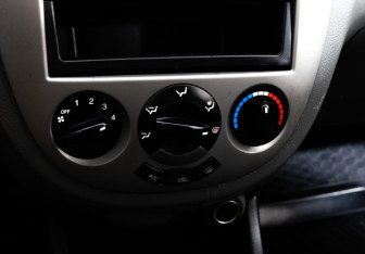 Подержанный автомобиль Chevrolet Lacetti Wagon 2012 года (11 фото)