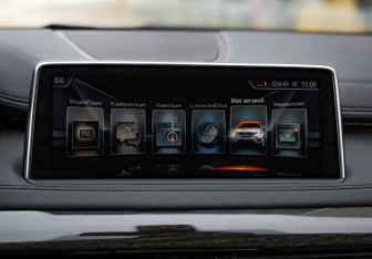 Подержанный автомобиль BMW X6 2017 года (15 фото)