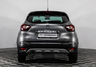 Подержанный автомобиль Renault Kaptur 2017 года (6 фото)