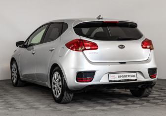 Подержанный автомобиль Kia Ceed Hatchback 2016 года (7 фото)