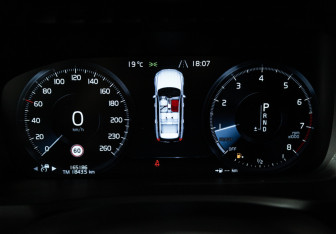 Подержанный автомобиль Volvo XC90 2017 года (12 фото)