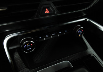 Подержанный автомобиль Geely Tugella 2023 года (22 фото)