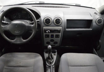 Подержанный автомобиль Renault Logan Sedan 2008 года (14 фото)