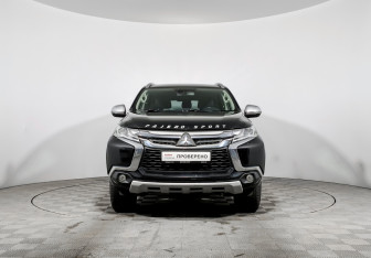 Подержанный автомобиль Mitsubishi Pajero Sport 2019 года (2 фото)
