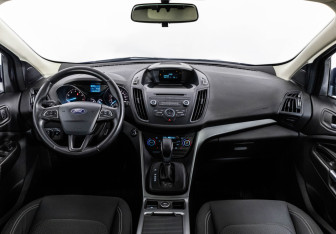 Подержанный автомобиль Ford Kuga 2017 года (10 фото)