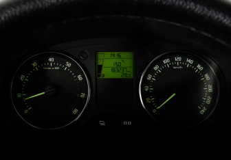 Подержанный автомобиль Skoda Fabia Hatchback 2013 года (17 фото)