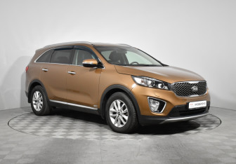 Подержанный автомобиль Kia Sorento 2016 года (3 фото)