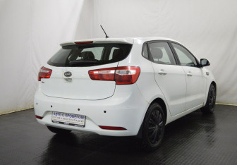 Подержанный автомобиль Kia Rio Hatchback 2012 года (5 фото)