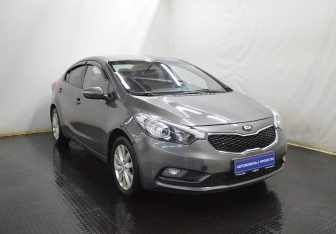 Подержанный автомобиль Kia Cerato Sedan 2013 года (3 фото)