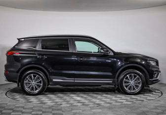 Подержанный автомобиль Geely Atlas Pro 2023 года (4 фото)