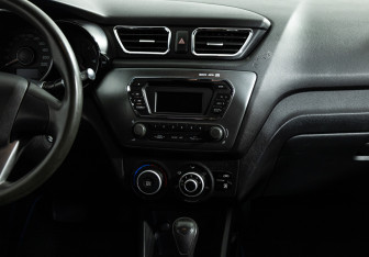Подержанный автомобиль Kia Rio Sedan 2014 года (14 фото)