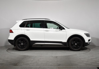 Подержанный автомобиль Volkswagen Tiguan 2020 года (4 фото)