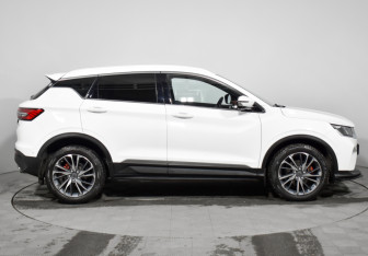 Подержанный автомобиль Geely Coolray 2020 года (4 фото)