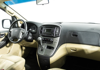 Подержанный автомобиль Hyundai H-1 2016 года (9 фото)