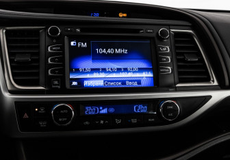 Подержанный автомобиль Toyota Highlander 2019 года (15 фото)