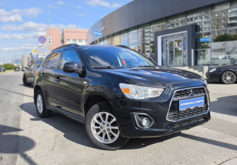 Подержанный автомобиль Mitsubishi ASX 2014 года (3 фото)
