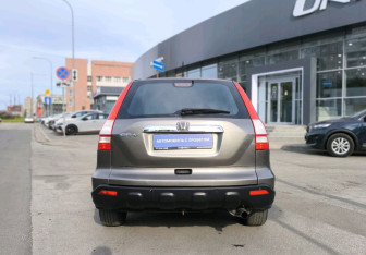 Подержанный автомобиль Honda CR-V 2008 года (5 фото)