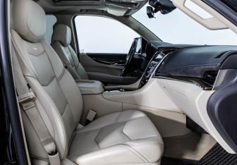 Подержанный автомобиль Cadillac Escalade Suv 2020 года (28 фото)