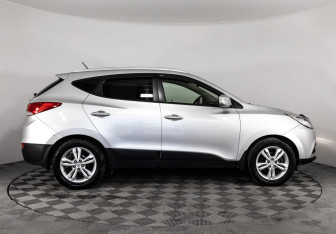 Подержанный автомобиль Hyundai ix35 2010 года (4 фото)