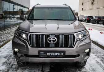 Подержанный автомобиль Toyota Land Cruiser Prado 2018 года (3 фото)