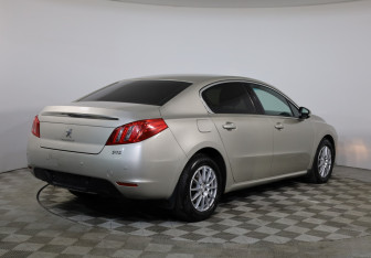 Подержанный автомобиль Peugeot 508 Sedan 2012 года (5 фото)