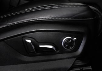 Подержанный автомобиль Audi Q7 2016 года (19 фото)