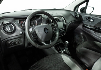 Подержанный автомобиль Renault Kaptur 2019 года (11 фото)