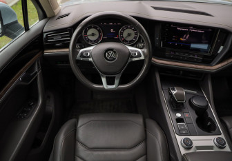 Подержанный автомобиль Volkswagen Touareg 2018 года (13 фото)