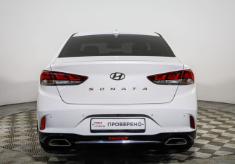 Подержанный автомобиль Hyundai Sonata 2019 года (6 фото)