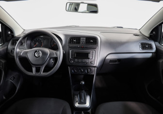 Подержанный автомобиль Volkswagen Polo Sedan 2019 года (9 фото)