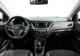 Подержанный автомобиль Hyundai Solaris Sedan 2019 года (13 фото)