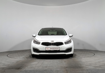 Подержанный автомобиль Kia Ceed Hatchback 2016 года (2 фото)