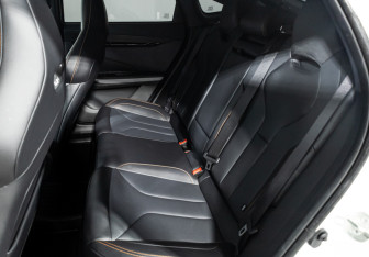 Подержанный автомобиль Changan UNI-V 2024 года (10 фото)