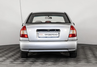 Подержанный автомобиль Hyundai Accent Sedan 2007 года (6 фото)