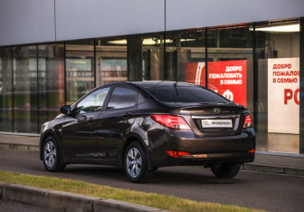 Подержанный автомобиль Hyundai Solaris Sedan 2014 года (8 фото)