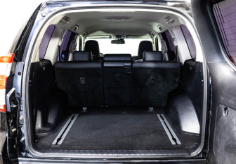 Подержанный автомобиль Toyota Land Cruiser Prado 2014 года (28 фото)