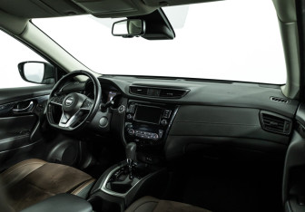 Подержанный автомобиль Nissan X-Trail 2021 года (9 фото)