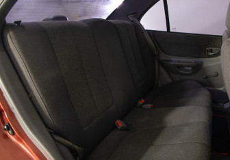Подержанный автомобиль Hyundai Accent Sedan 2005 года (12 фото)