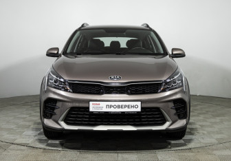 Подержанный автомобиль Kia Rio Hatchback 2021 года (2 фото)