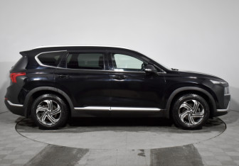 Подержанный автомобиль Hyundai Santa Fe 2021 года (4 фото)