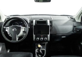 Подержанный автомобиль Nissan X-Trail 2013 года (13 фото)