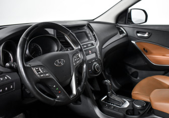 Подержанный автомобиль Hyundai Santa Fe 2017 года (9 фото)