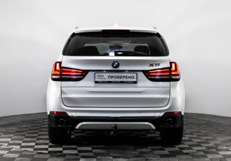 Подержанный автомобиль BMW X5 2016 года (7 фото)