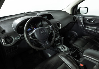 Подержанный автомобиль Renault Koleos 2012 года (11 фото)